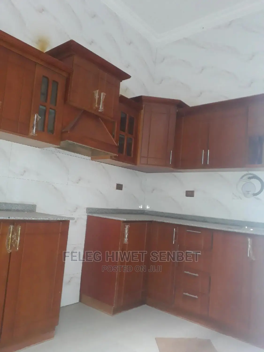 Furnished 5bdrm Villa in አአ, Bole for Sale