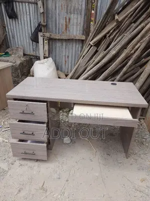 Office Table/ጠረጴዛ