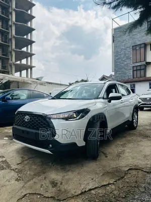 New Toyota Corolla Cross XLE 4WD 2024 White