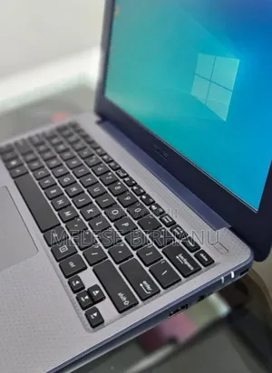 New Laptop Asus 4GB Intel Core 2 Quad SSD 60GB