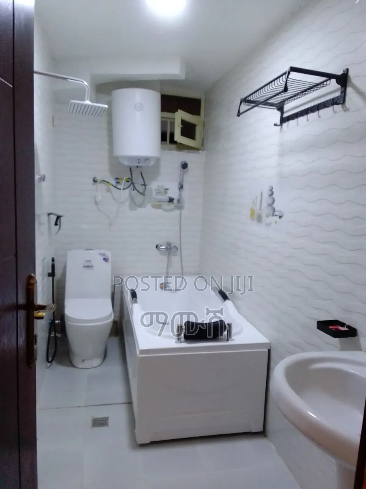 Furnished 3bdrm Condo in የሚሸጥ በዘመናዊ የተሠራ, Yeka for sale