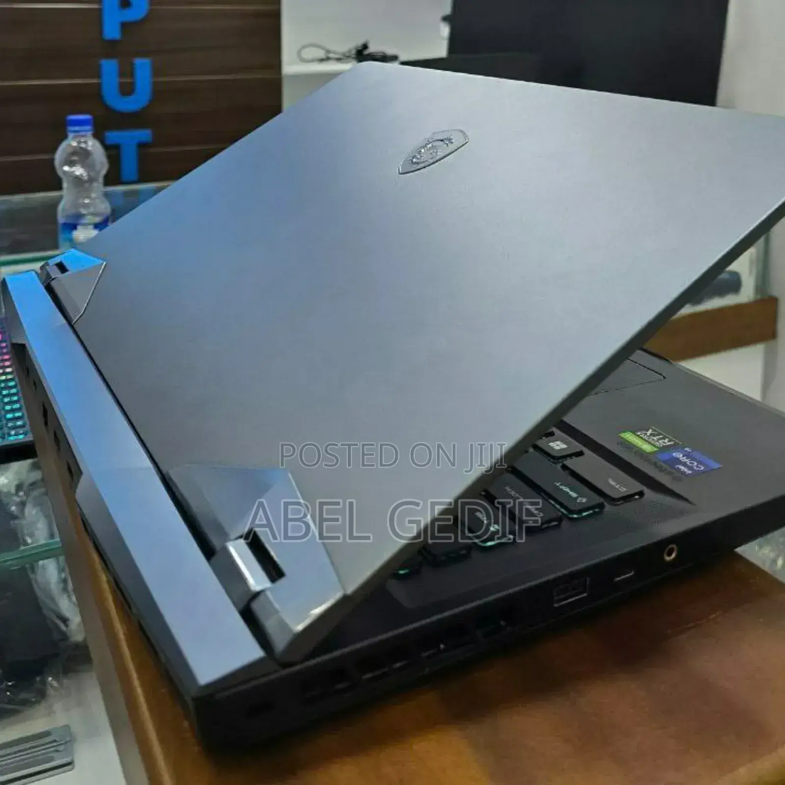 New Laptop MSI Raider GE76 12UGS 32GB Intel Core I9 SSD 2T