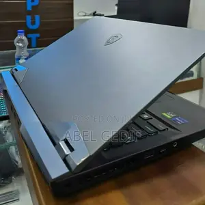 New Laptop MSI Raider GE76 12UGS 32GB Intel Core I9 SSD 2T