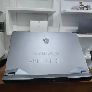 New Laptop MSI Raider GE76 12UGS 32GB Intel Core I9 SSD 2T