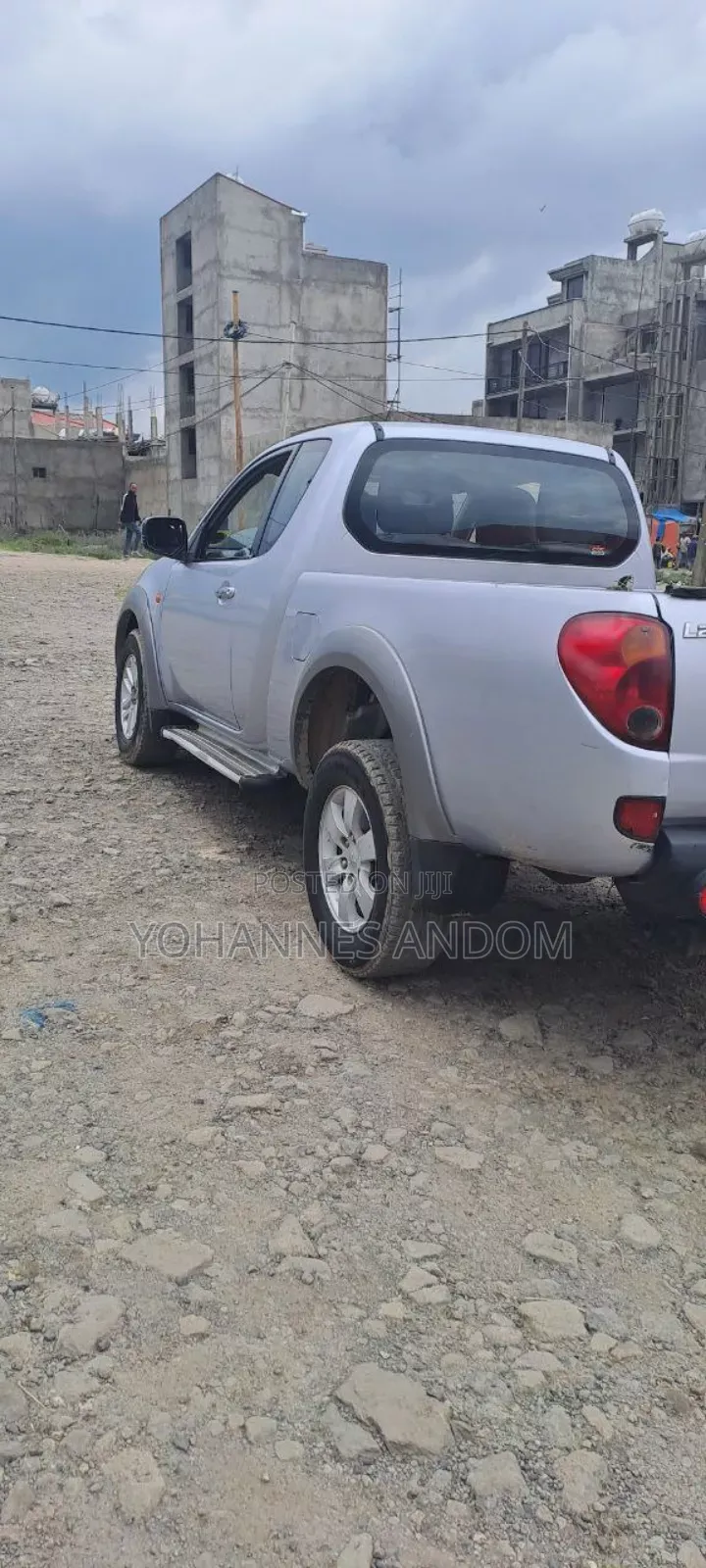 Mitsubishi L200 Club Cab 2.5 136hp 4WD 2007 Silver