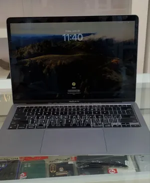 New Laptop Apple MacBook 8GB Apple M1 SSD 256GB
