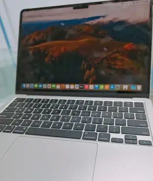 New Laptop Apple MacBook Air 2024 M3 13-Inch 8GB Apple M3 SSD 256GB