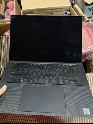 New Laptop Dell Precision 5520 32GB Intel Core I7 SSD 512GB