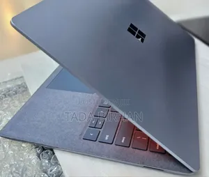 New Laptop Microsoft Surface 8GB Intel Core I5 SSD 512GB
