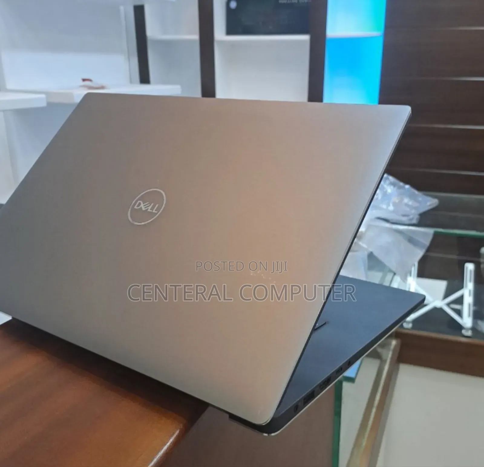 New Laptop Dell XPS 15 16GB Intel Core I7 SSD 512GB