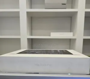 New Laptop Apple MacBook Pro 8GB Apple M3 SSD 512GB