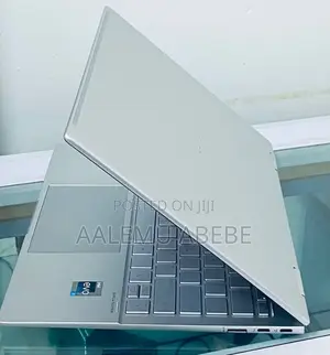 New Laptop HP Envy X360 8GB Intel Core I7 SSD 1T