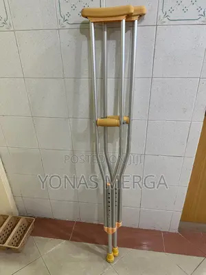 Hardly Stronge/Durable Pair of Crutches/Cranch/Crunch/ክራንች