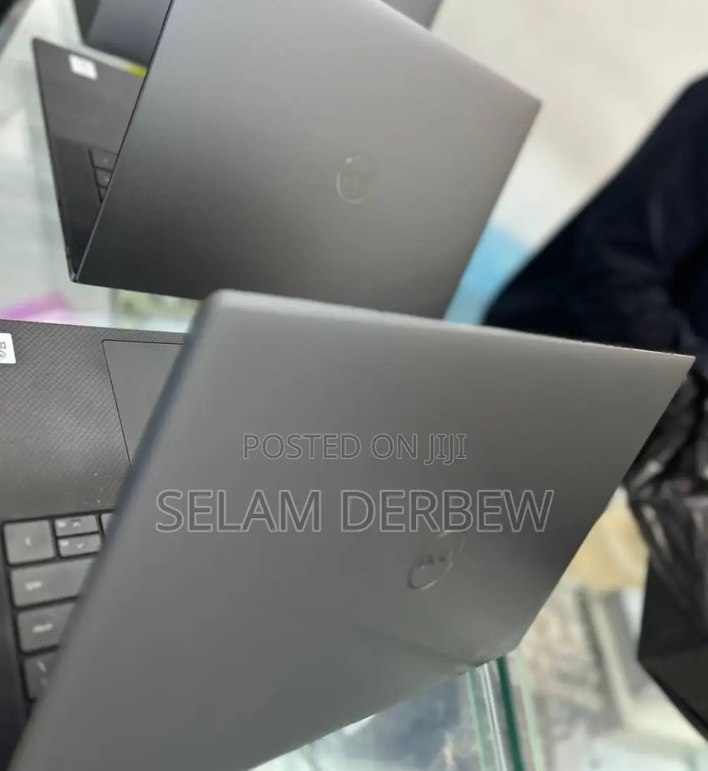 New Laptop Dell XPS 15 32GB Intel Core i7 SSD 512GB