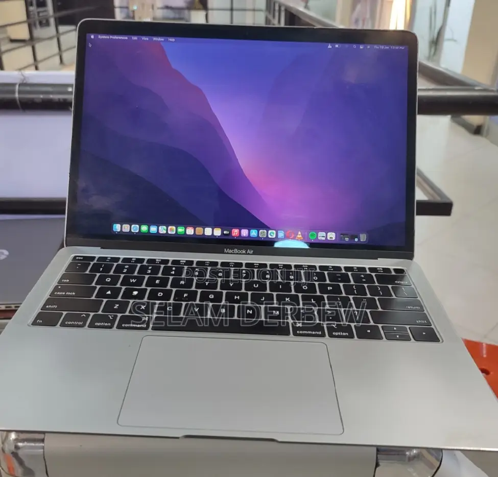 New Laptop Apple MacBook Air 2019 8GB Intel Core I5 SSD 256GB