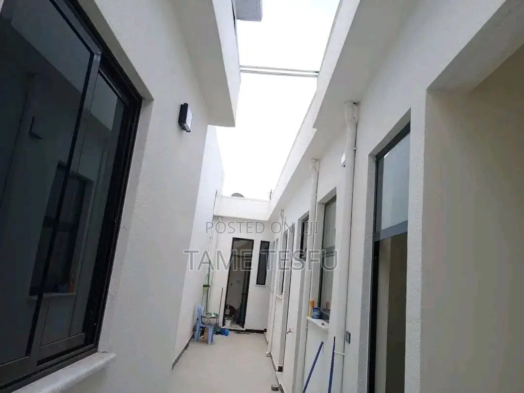Furnished 4bdrm House in Figa, Bole for sale