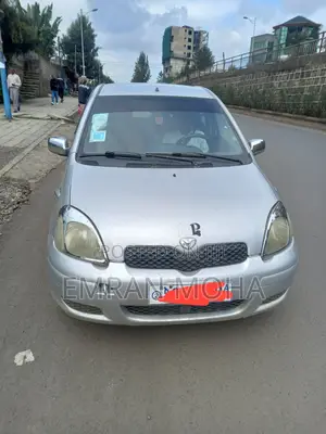 Toyota Vitz 2001 Silver
