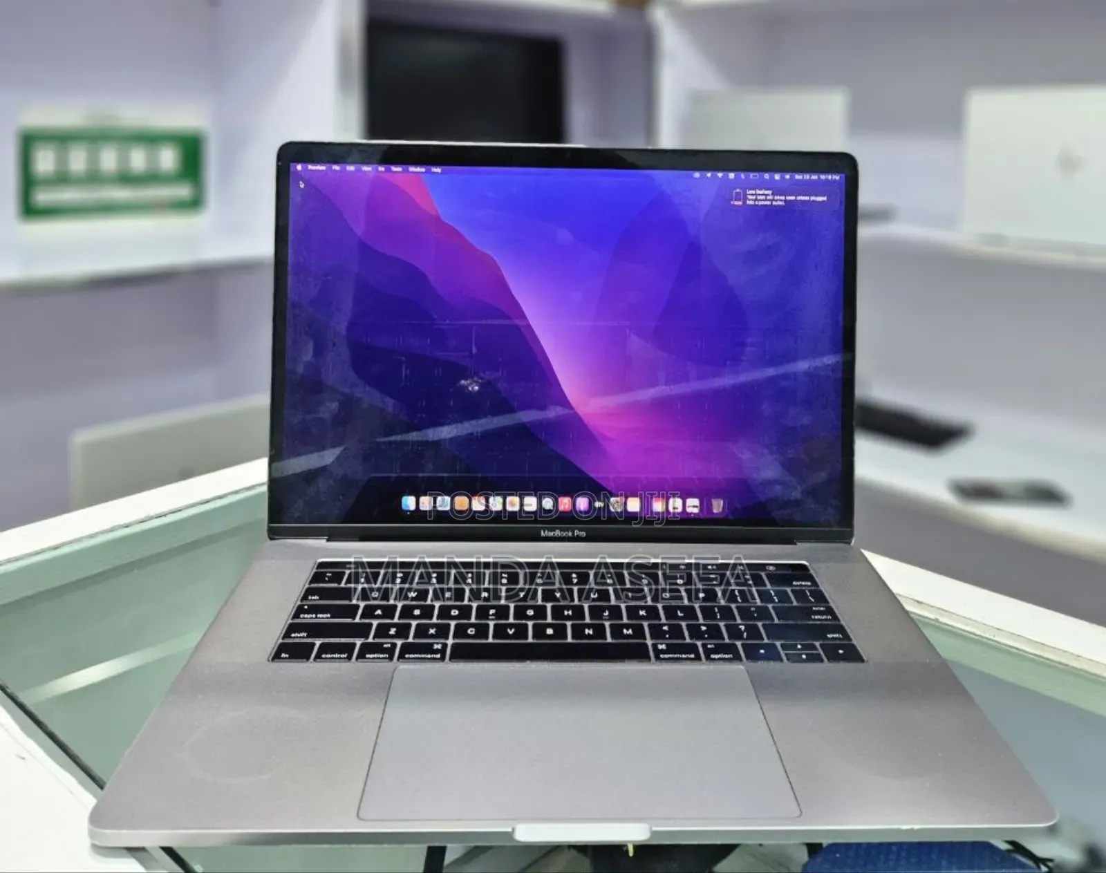New Laptop Apple MacBook Pro 2016 16GB Intel Core I7 SSD 256GB