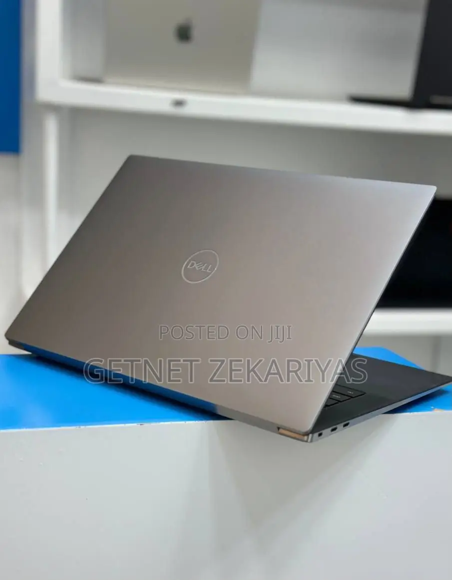 New Laptop Dell Precision 15 3520 32GB Intel Core I7 SSD 512GB
