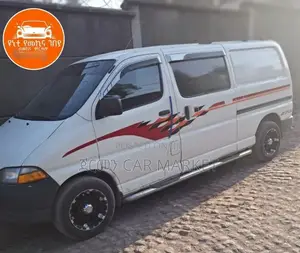 Toyota HiAce 2004 White