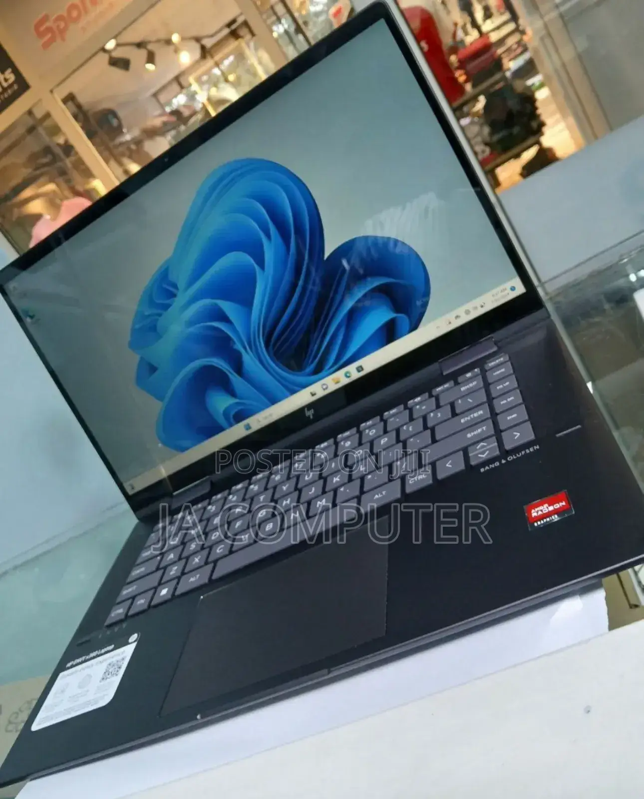 New Laptop HP Envy X360 8GB AMD Ryzen 7 SSD 512GB