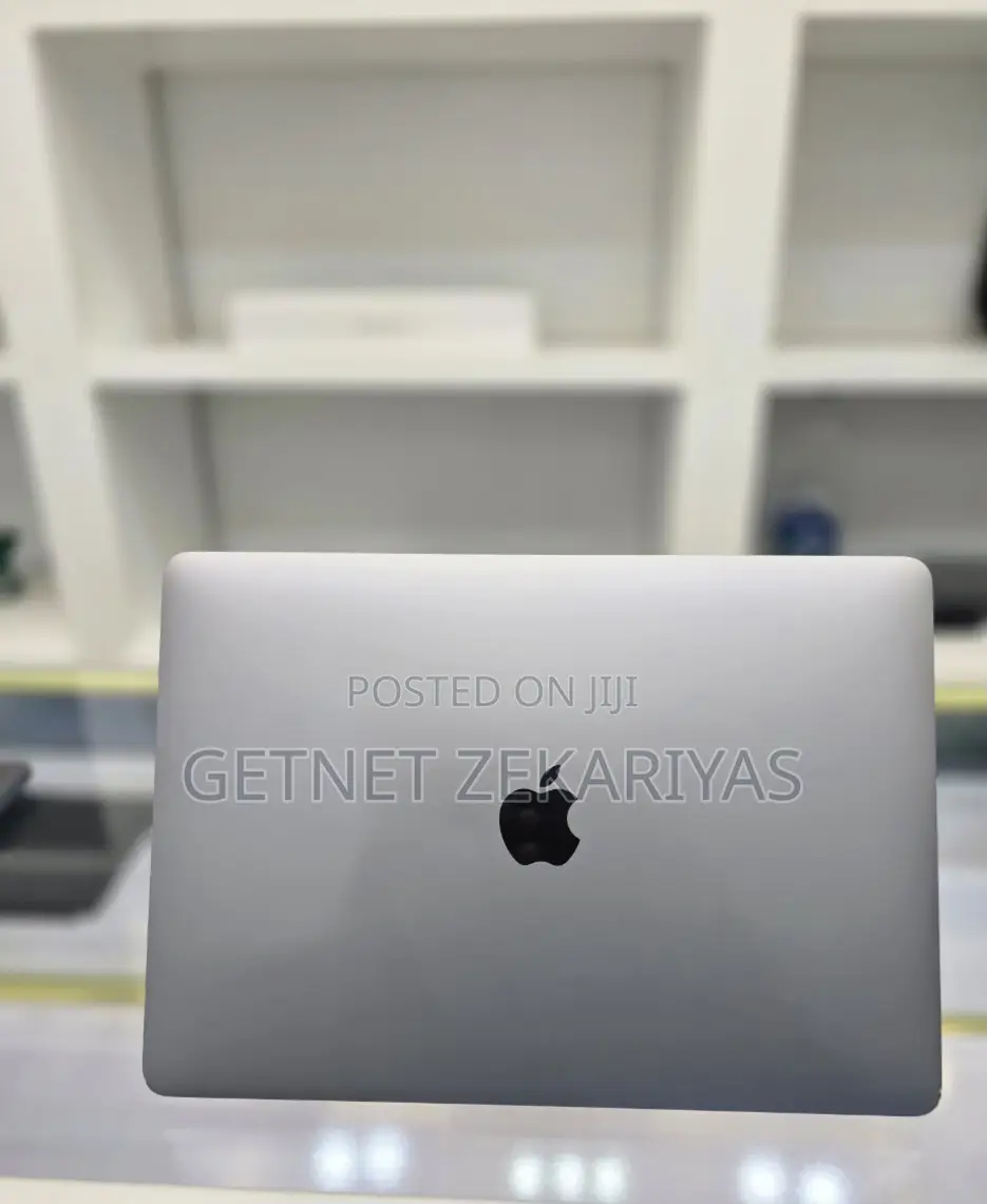 New Laptop Apple MacBook Pro 2020 M1 8GB Apple M1 Pro SSD 512GB