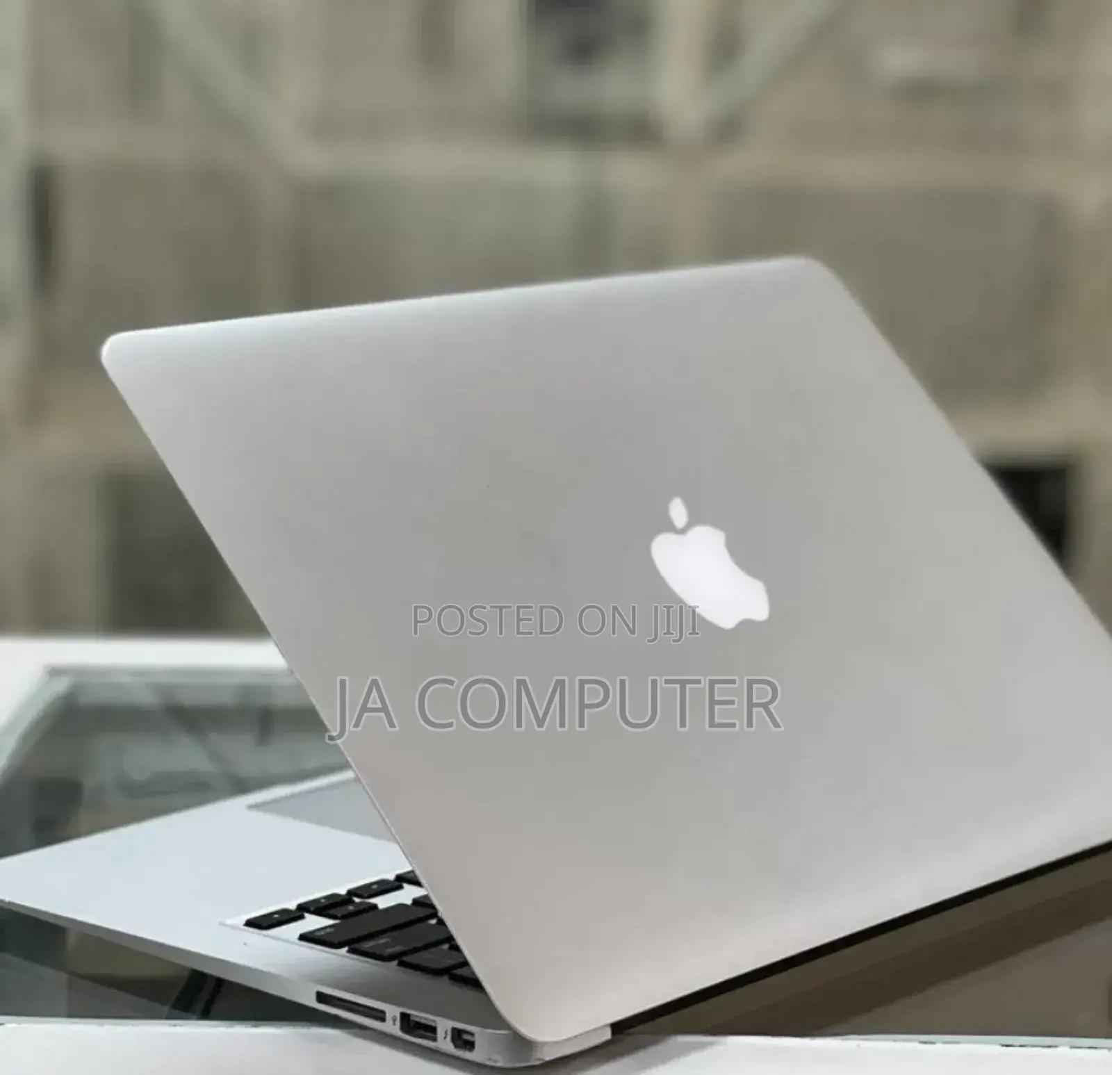 New Laptop Apple MacBook Air 2013 4GB Intel Core i5 SSD 128GB