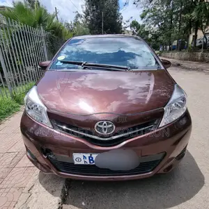 Toyota Yaris 2012 Burgundy