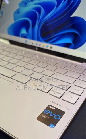 New Laptop HP Envy X360 8GB Intel Core I7 SSD 512GB