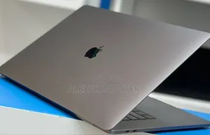 New Laptop Apple MacBook Pro 2017 16GB Intel Core I7 SSD 512GB