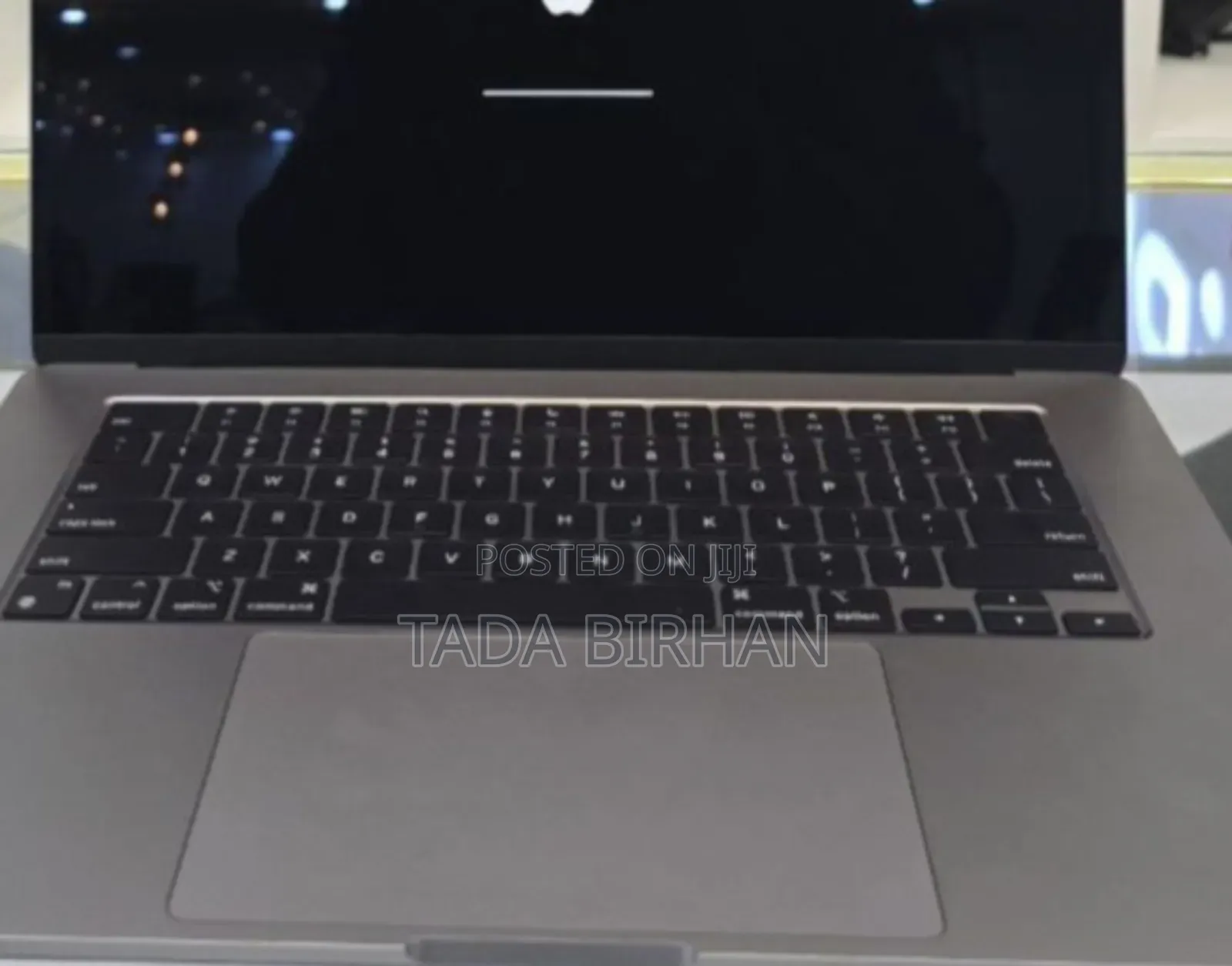New Laptop Apple MacBook Air 2022 M2 8GB Apple M2 SSD 256GB