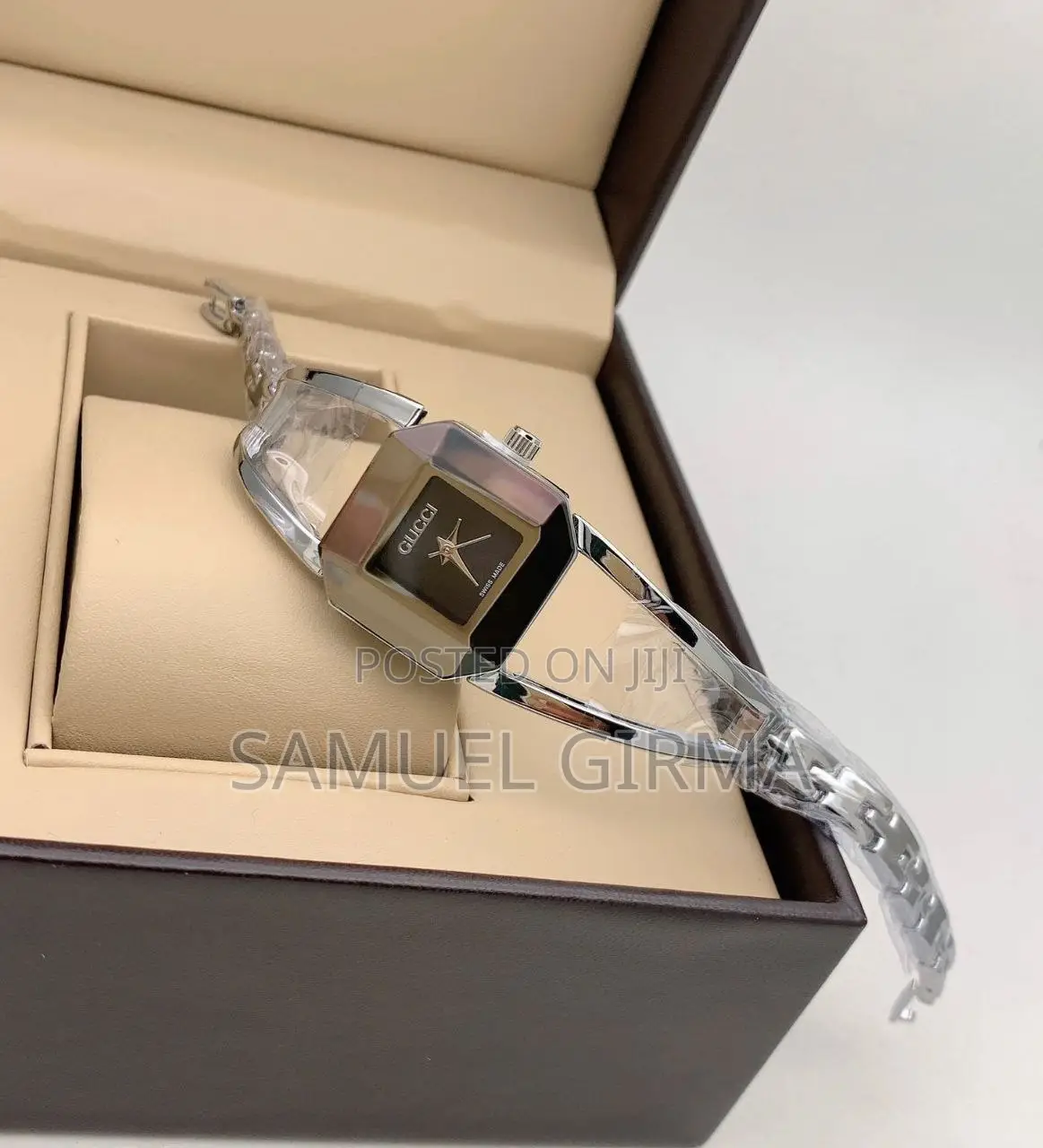  Gucci Wwatch