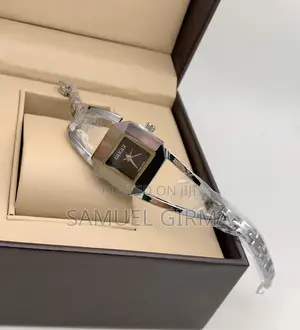  Gucci Wwatch