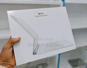 New Laptop 1GB Apple M2 SSD 256GB