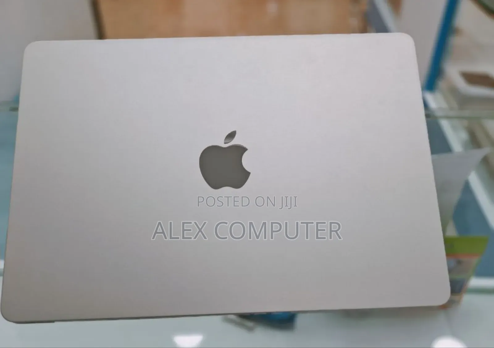 New Laptop Apple MacBook Air 2024 M3 13-Inch 8GB Apple M3 SSD 256GB