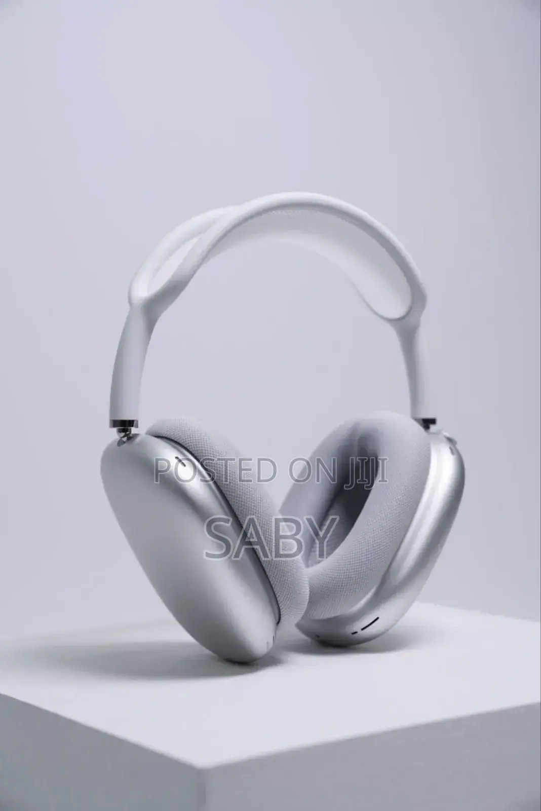Apple Airpods Max*.