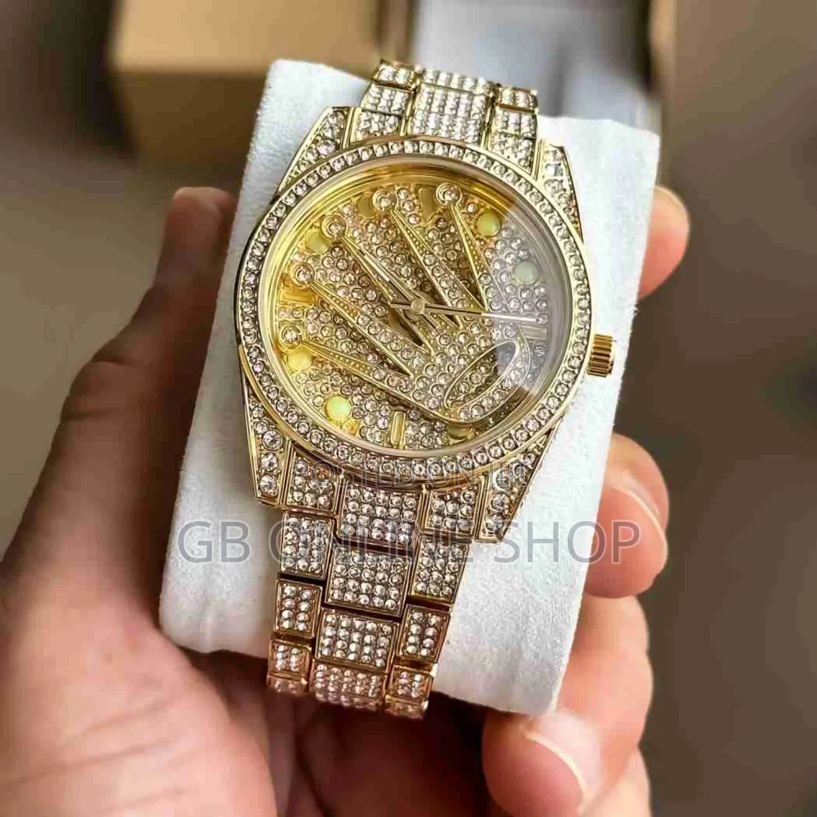 Safisha Men's Luxury Diamonds Plated Analog Watch