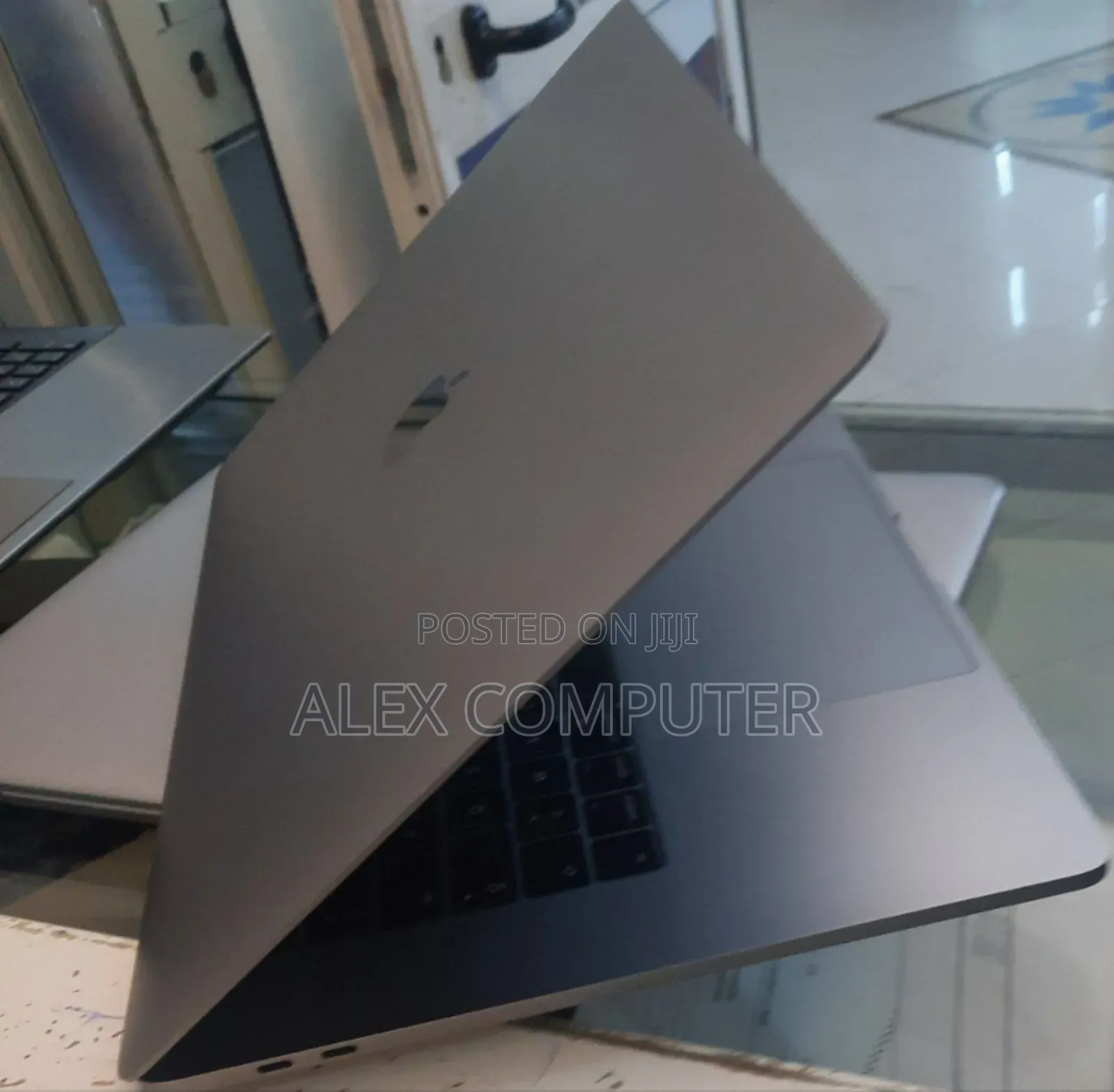 New Laptop Apple MacBook Air 2019 8GB Intel Core I5 SSD 256GB