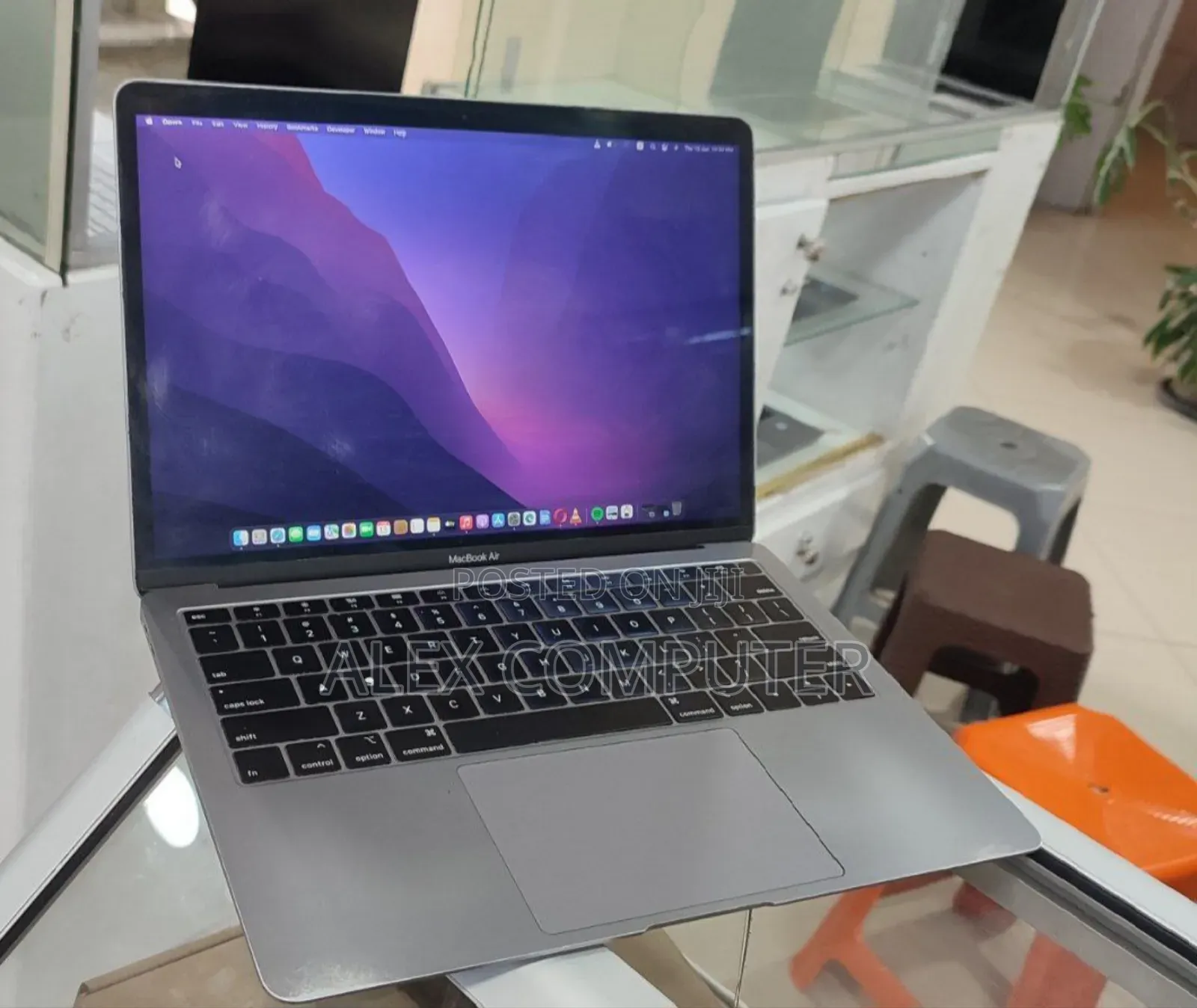 New Laptop Apple MacBook Air 2019 8GB Intel Core I5 SSD 256GB