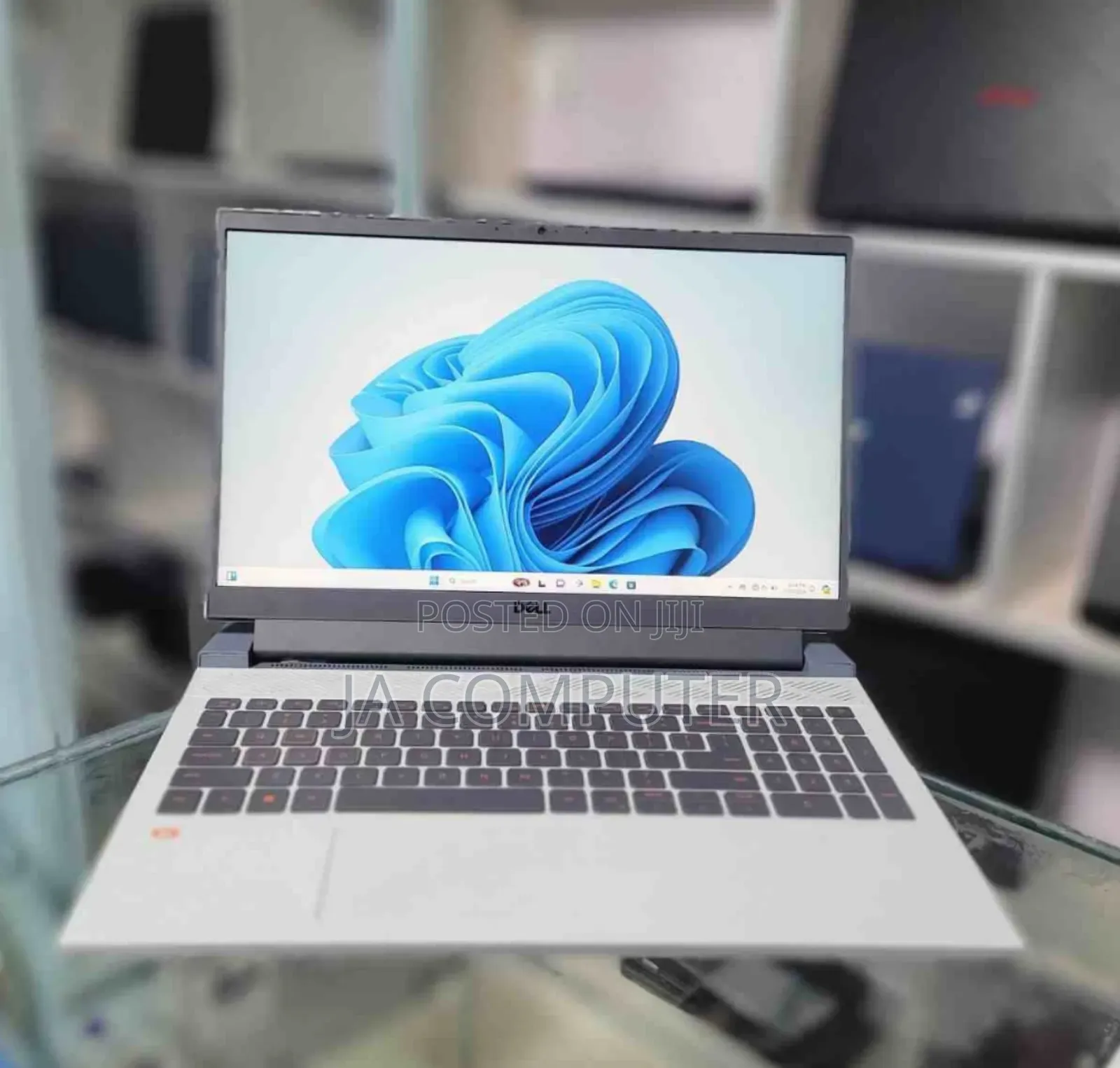 New Laptop Dell G15 5511 16GB AMD Ryzen 7 SSD 512GB