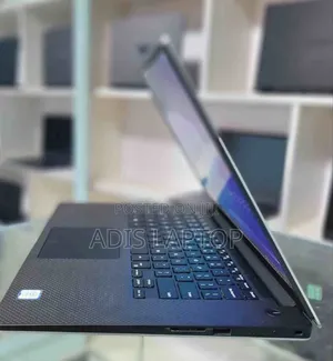 New Laptop Dell Precision 15 3520 16GB Intel Core I7 SSD 512GB