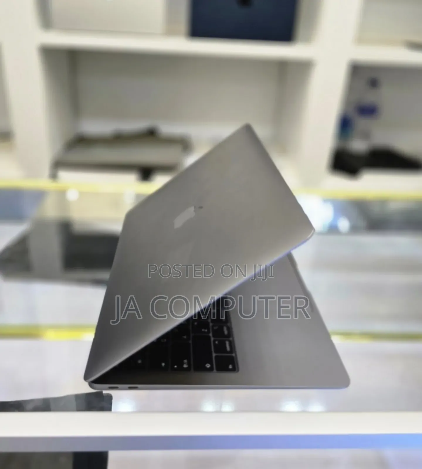 New Laptop Apple MacBook Air 2019 8GB Intel Core I5 SSD 256GB