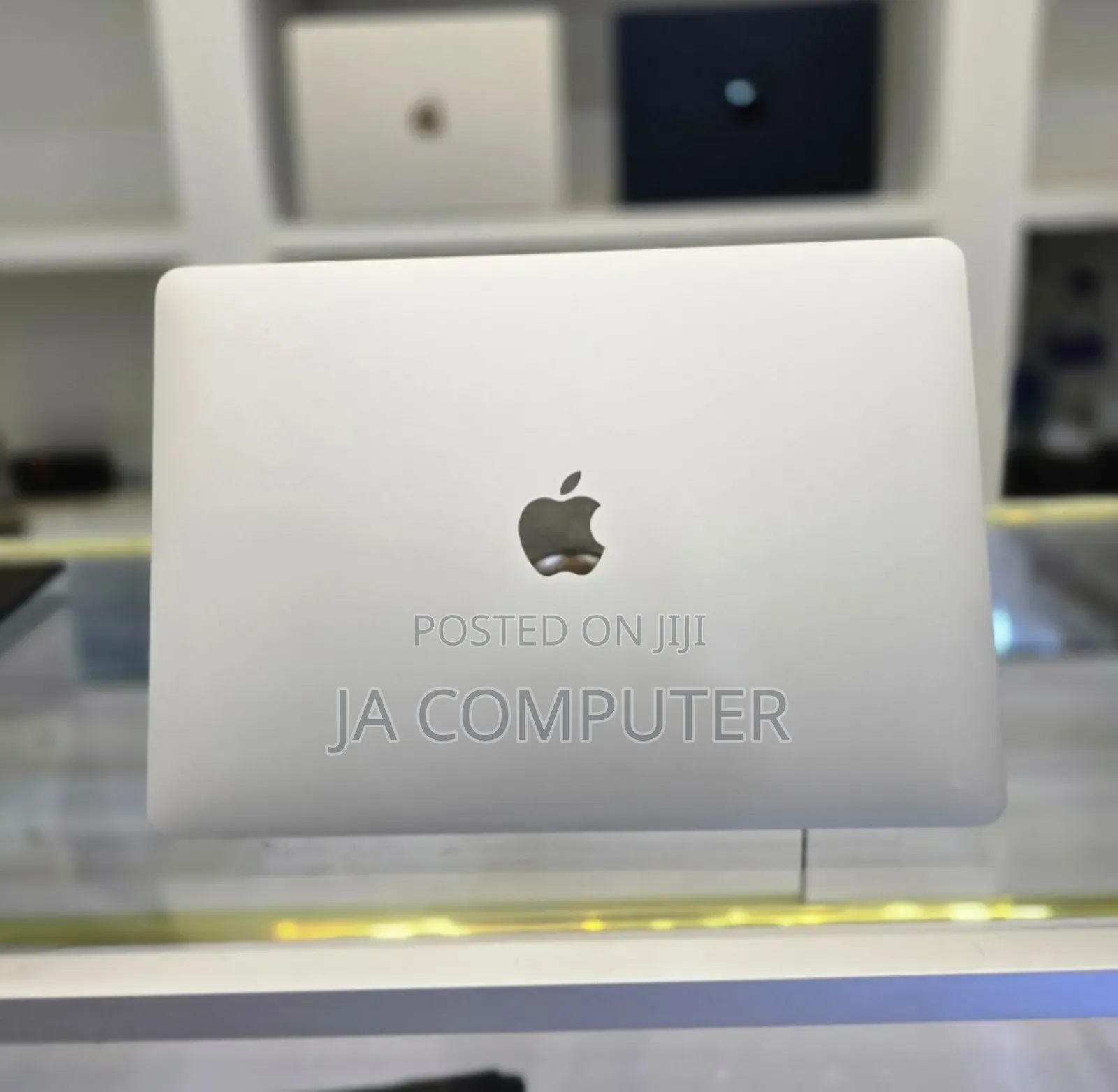 New Laptop Apple MacBook Air 2019 8GB Intel Core I5 SSD 256GB