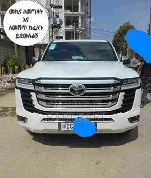Toyota Land Cruiser 2022 White