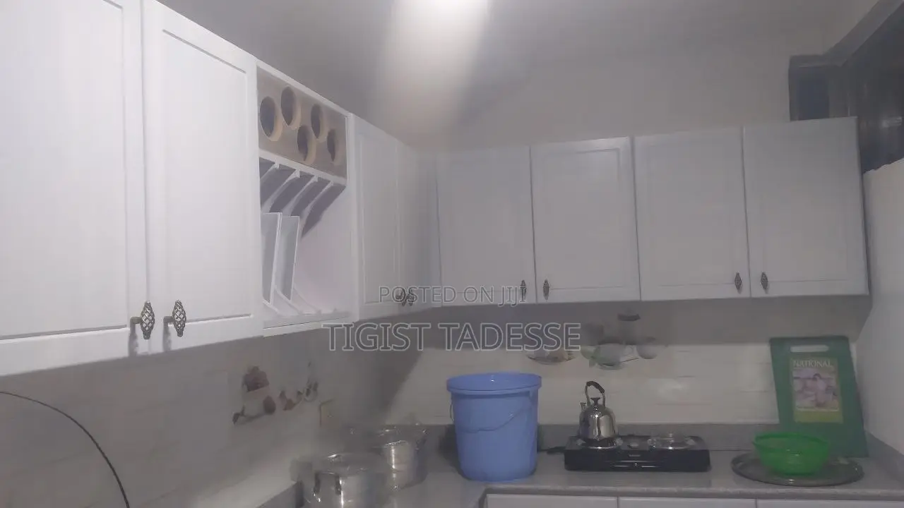 Kitchen Cabinet አንደቤትዎ ፅድት አድርገን እንሰራለን