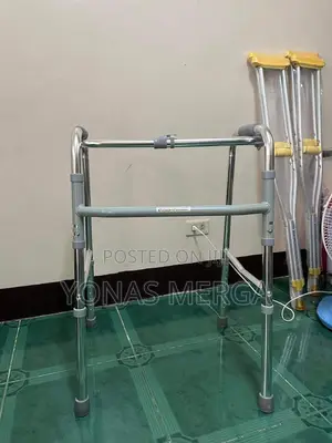 Walker Walker/ for Old or Physically Challenged Individuals