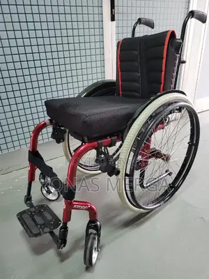 Child/Adult Wheelchair=European Standard/Driving Performance