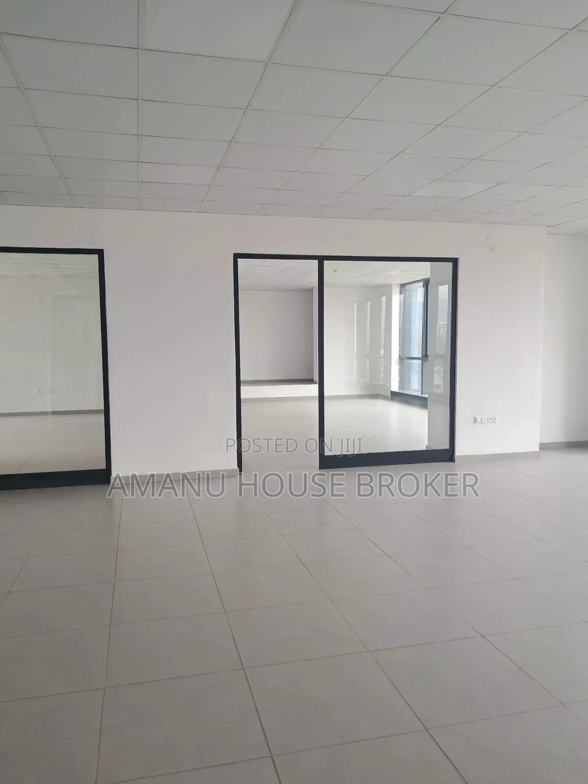 Office for Urgent Rent in Hyatt Regency Hotel Area 420sqm