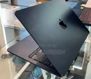 New Laptop Apple MacBook Air 2022 M2 8GB Apple M2 SSD 256GB