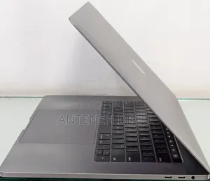 New Laptop Apple MacBook Pro 2018 32GB Intel Core I7 SSD 512GB